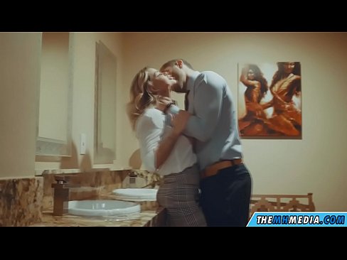 ❤️ Nigbati bilondi ti oyan ba tan ọ ni yara isinmi ti gbogbo eniyan ❤  ni% yo.hentaibar.ru  ❤